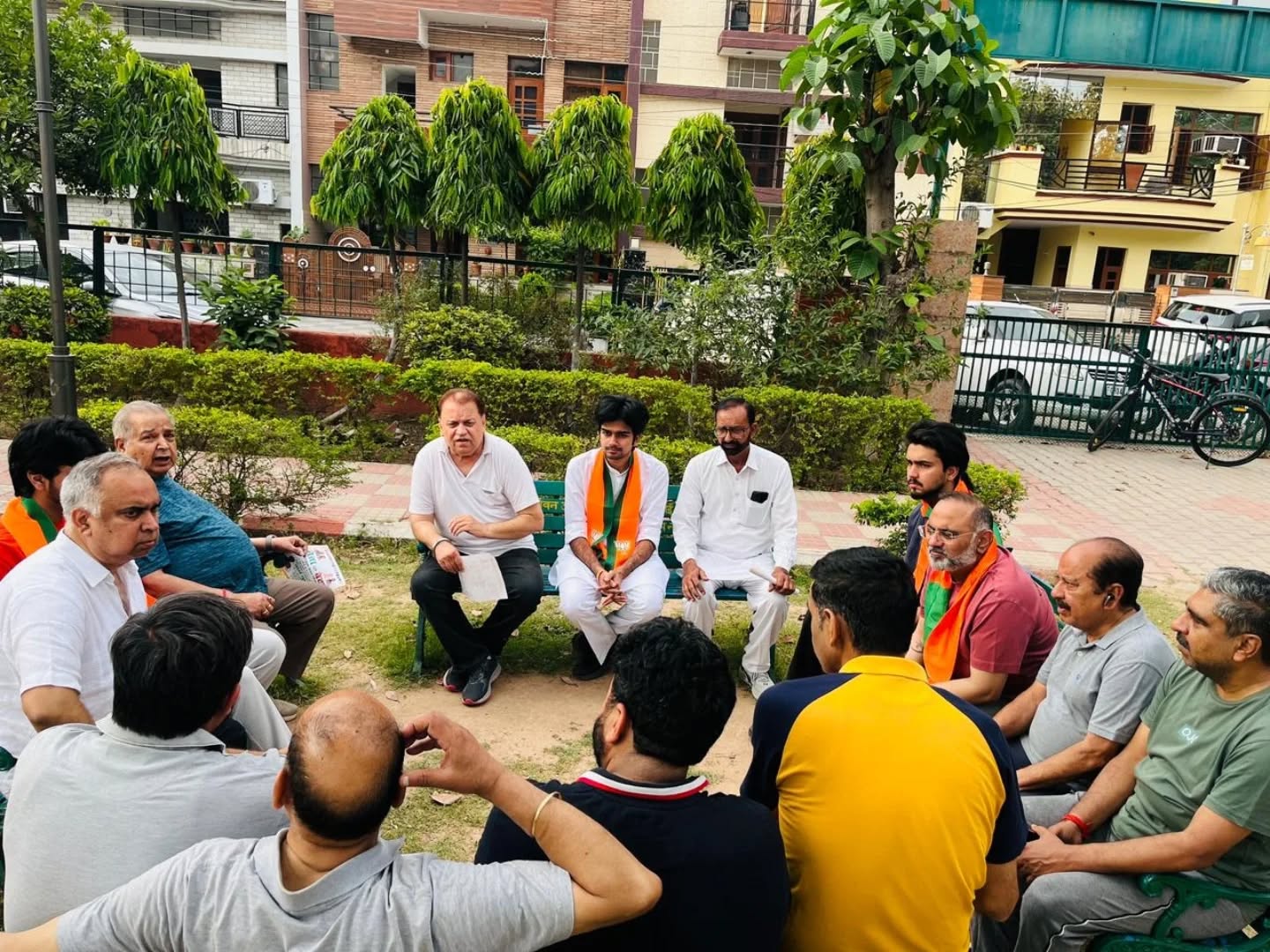 वार्ड 6 में घर-घर पहुंचकर पार्थ गुप्ता ने सुनी हर परिवार की आवाज़ 🏡🙏 ज