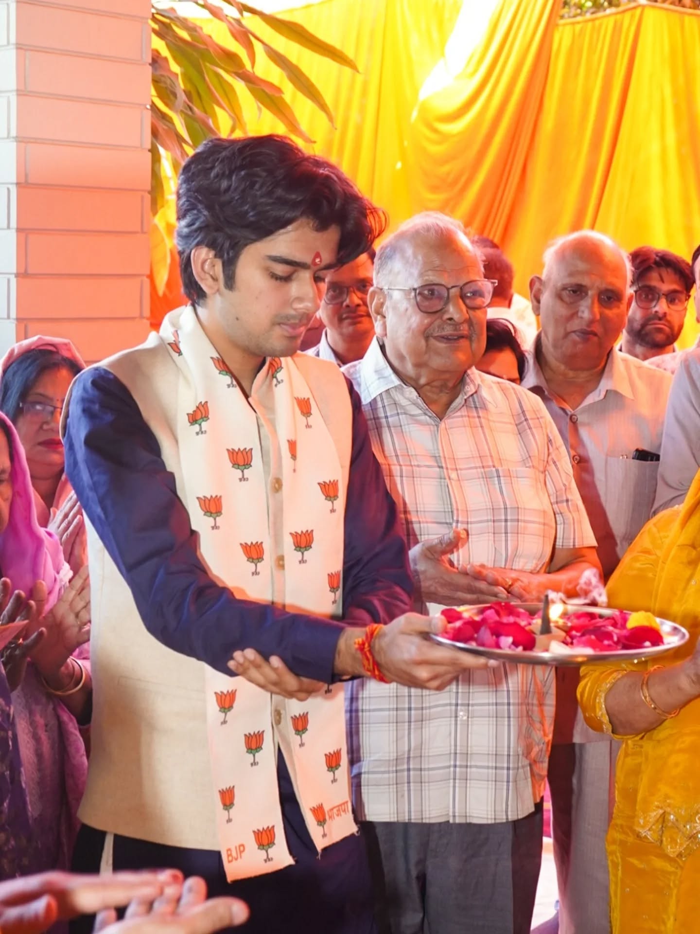 आज मैंने अपने जन्मदिन के अवसर पर हवन कर सभी बड़ों का आशीर्वाद प्राप्त
