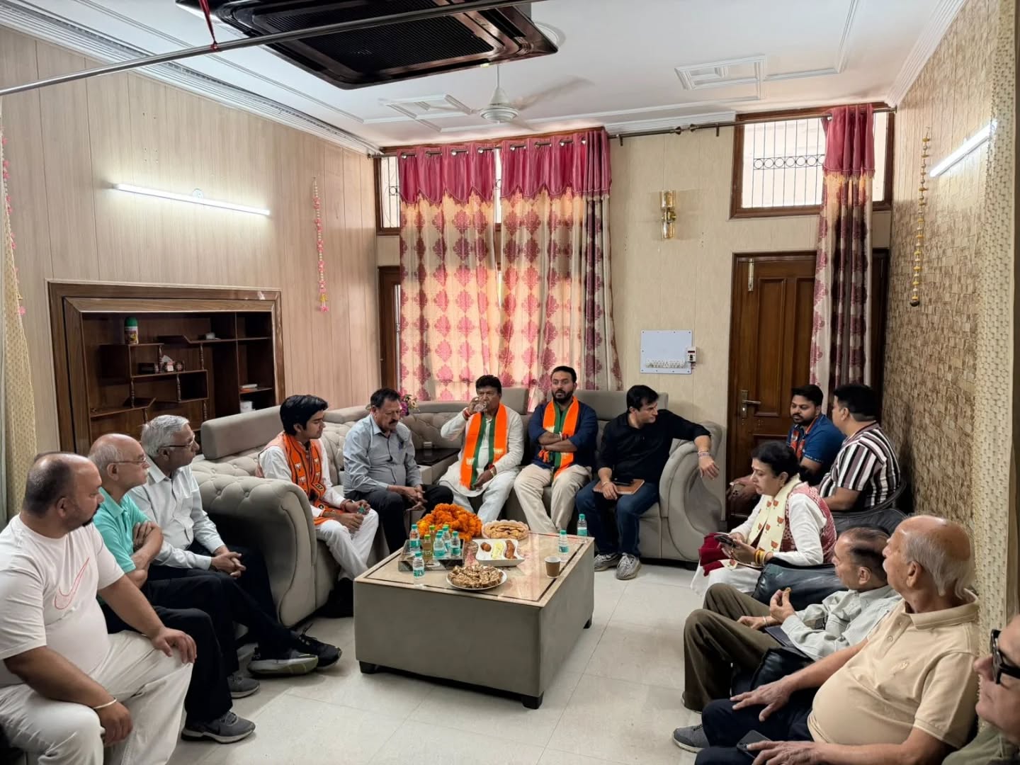 आज वार्ड 6 में आयोजित बैठक और जनसंपर्क अभियान में जनता का भरपूर सहयोग