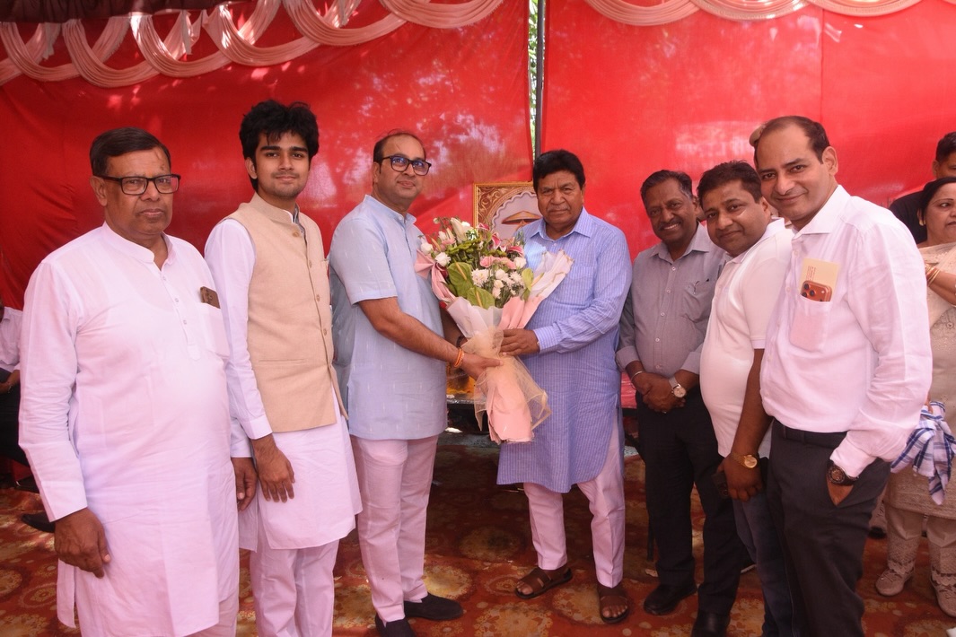 शपथ ग्रहण और एमसी बनने की खुशी में वार्ड 6 से पार्थ गुप्ता द्वारा लंगर